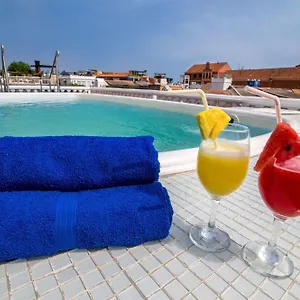 3* Hotel 3 Banderas